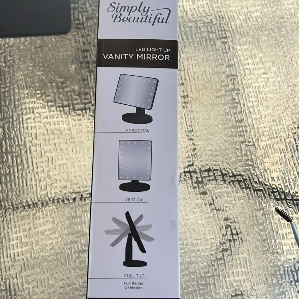 Led light up mirror